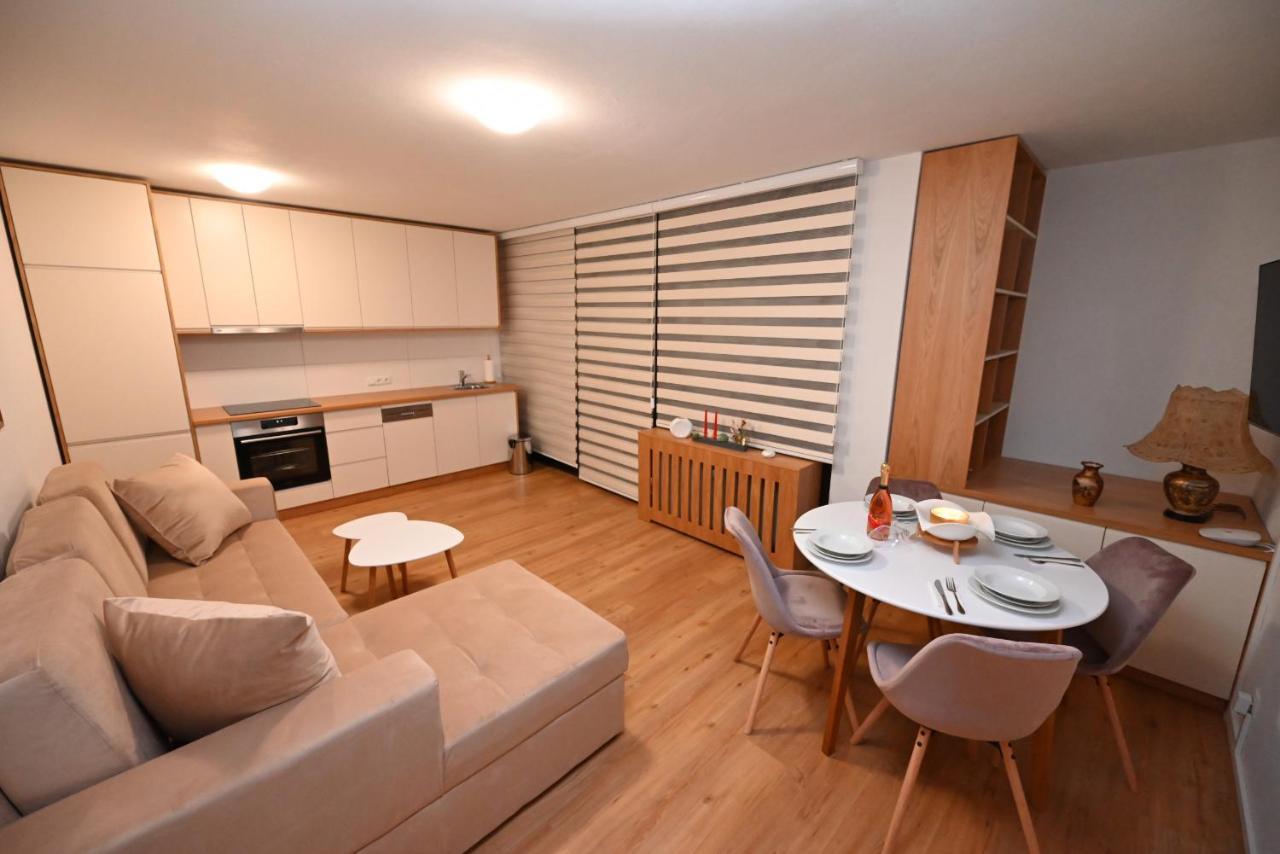 Apartment Vip 39C By Four Seasons Apartments 카프룬 외부 사진