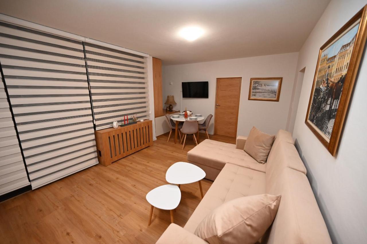 Apartment Vip 39C By Four Seasons Apartments 카프룬 외부 사진